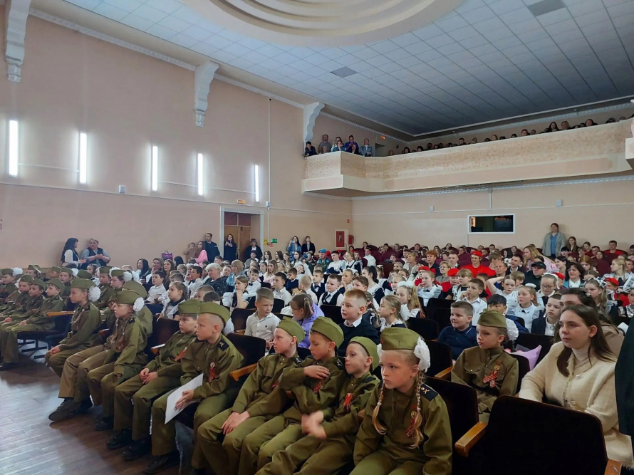 23 мая в Ливадийском доме культуры состоялся «Слёт достижений» учеников СОШ № 26 (п. Ливадия).