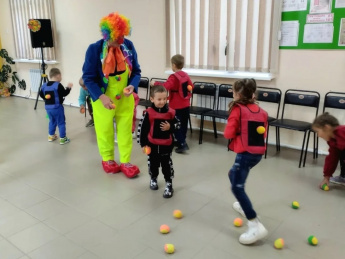10 октября В "Клубе села Анна" ребята погрузились в атмосферу веселья и дружбы! Бумажное шоу, захватывающие игры и море положительных эмоций — стали незабываемыми моментами.