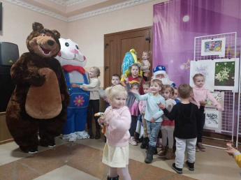 День Рождения Деда Мороза отметили в Ливадийском доме культуры кукольным спектаклем